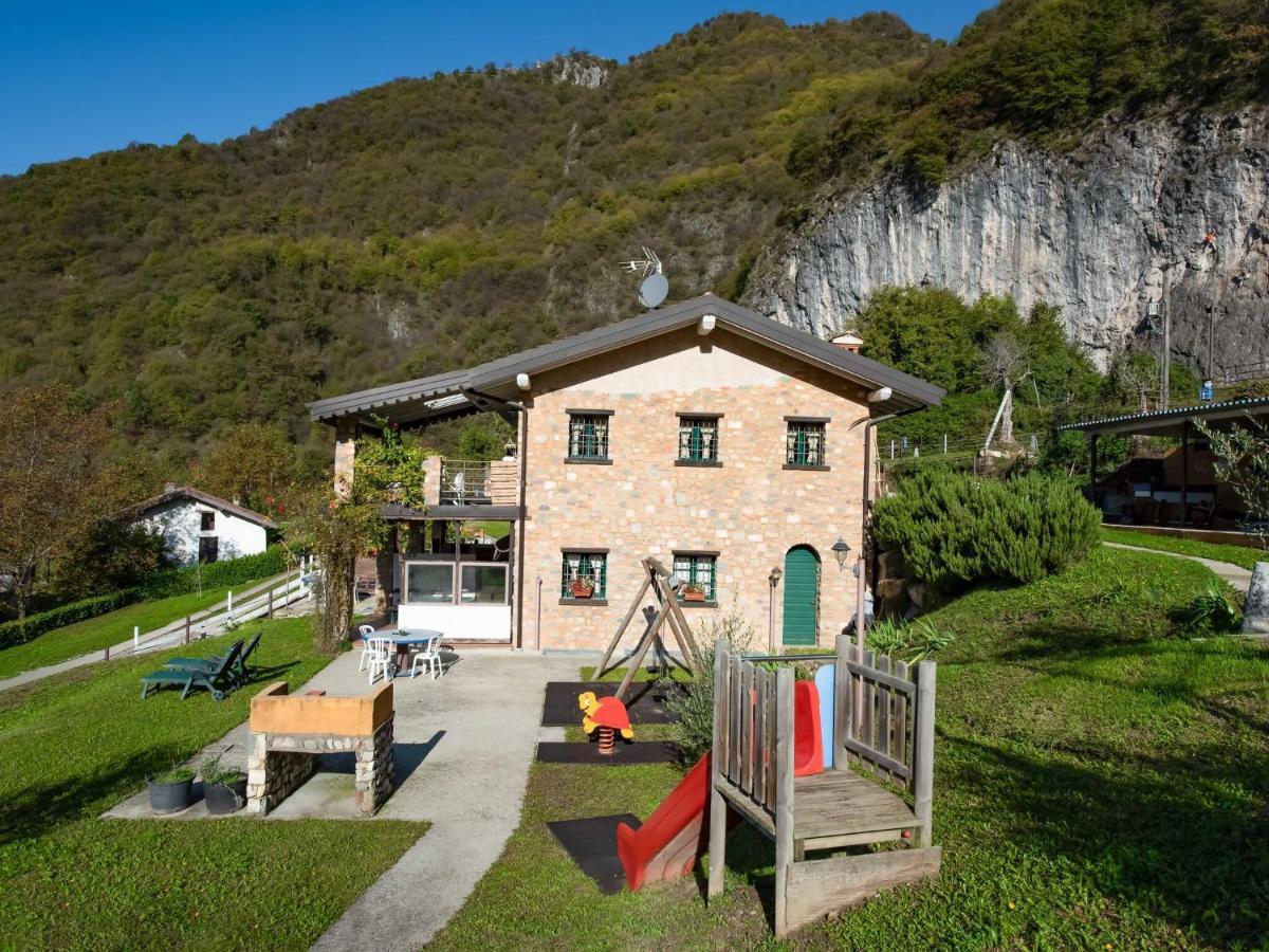 Cozy Chalet At Marone Lake Lombardy With Pool Exterior photo